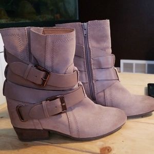 NAYA Toupe boots